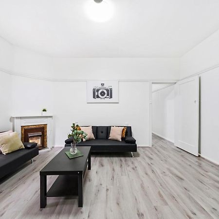 Burwood New 2 Bedroom 2 Bathroom Apartment Sídney Exterior foto